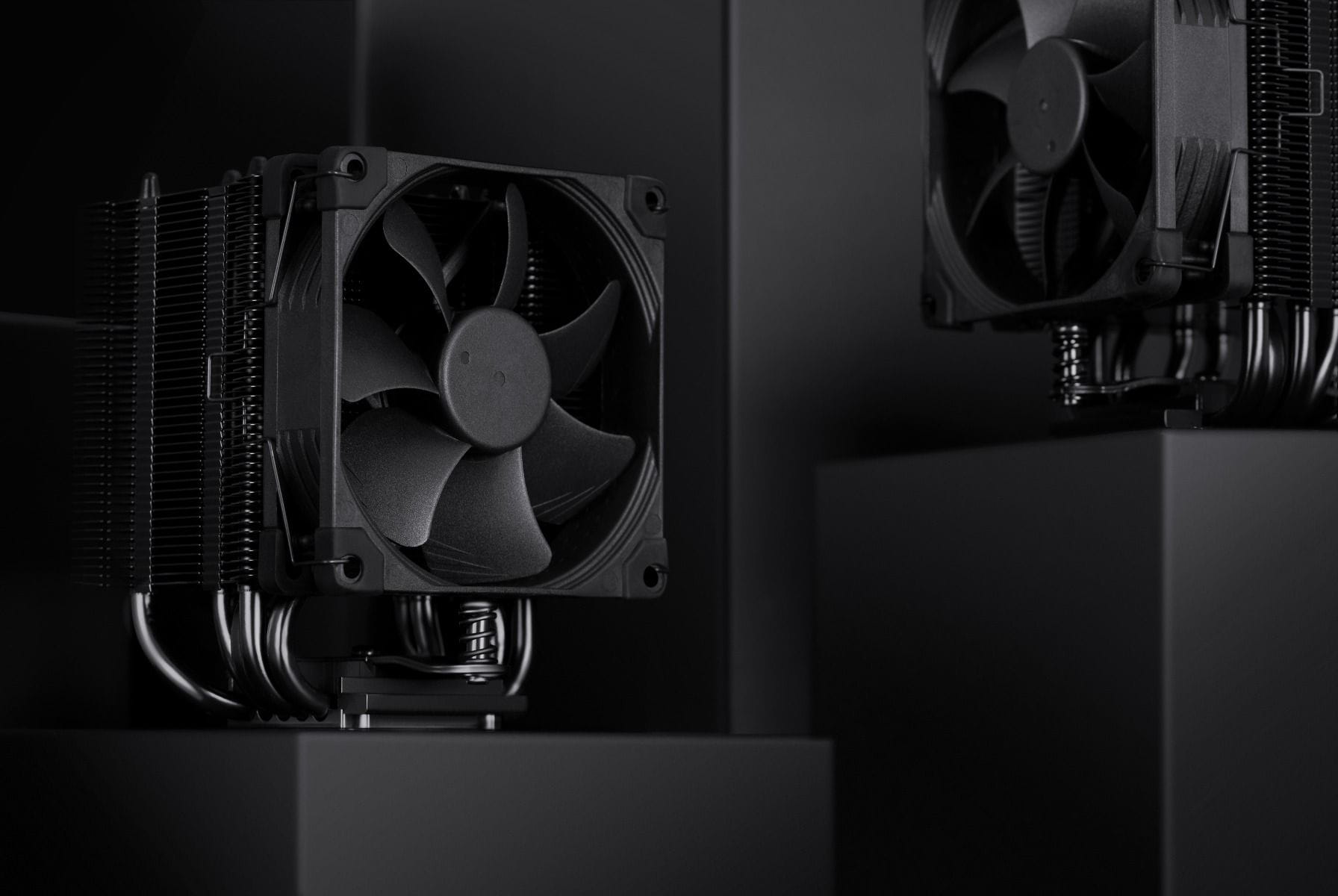 Noctua NH-U9S chromax.black od góry