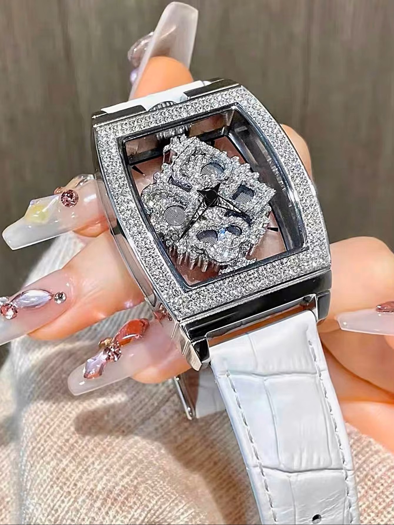 Zegarek damski Queen Barrel White Crystal